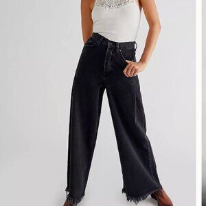 We The Free Old West Slouchy Jeans in Faded Black Wash Size 28